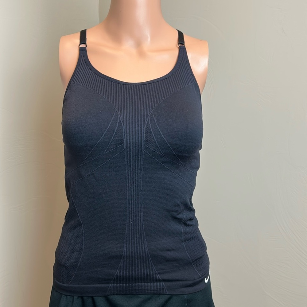 Nike tank